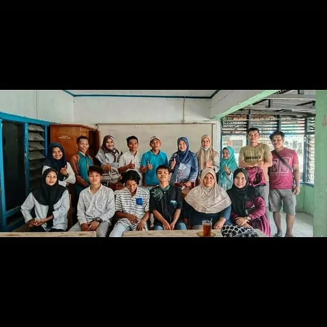 Kegiatan pendidikan Sekolah Paket yang dibuka Arsindo Irmawan di Korong Kapalo Banda Nagari Aie Tajun