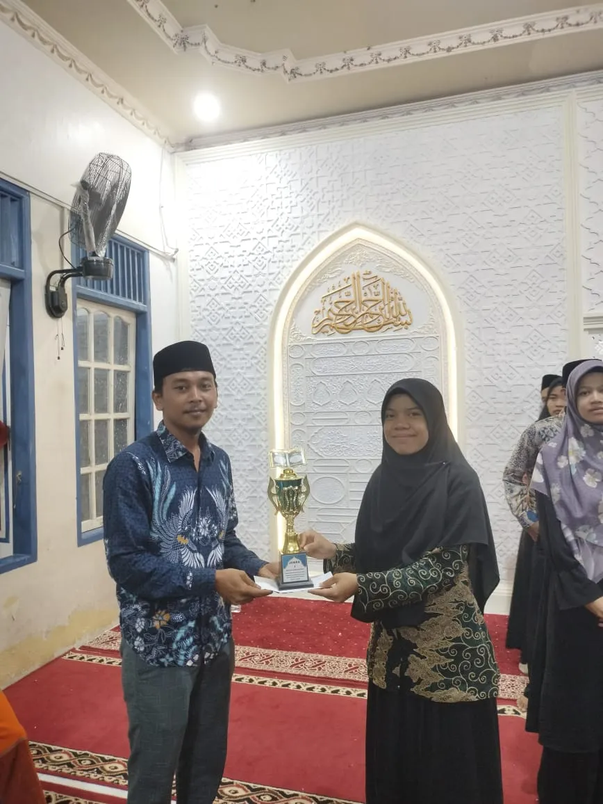 Arsindo Irmawan, S.T - Calon Wali Nagari Aie Tajun Lubuk Alung dalam poster kampanye dengan latar belakang Rumah Gadang dan pemandangan Sumatera Barat